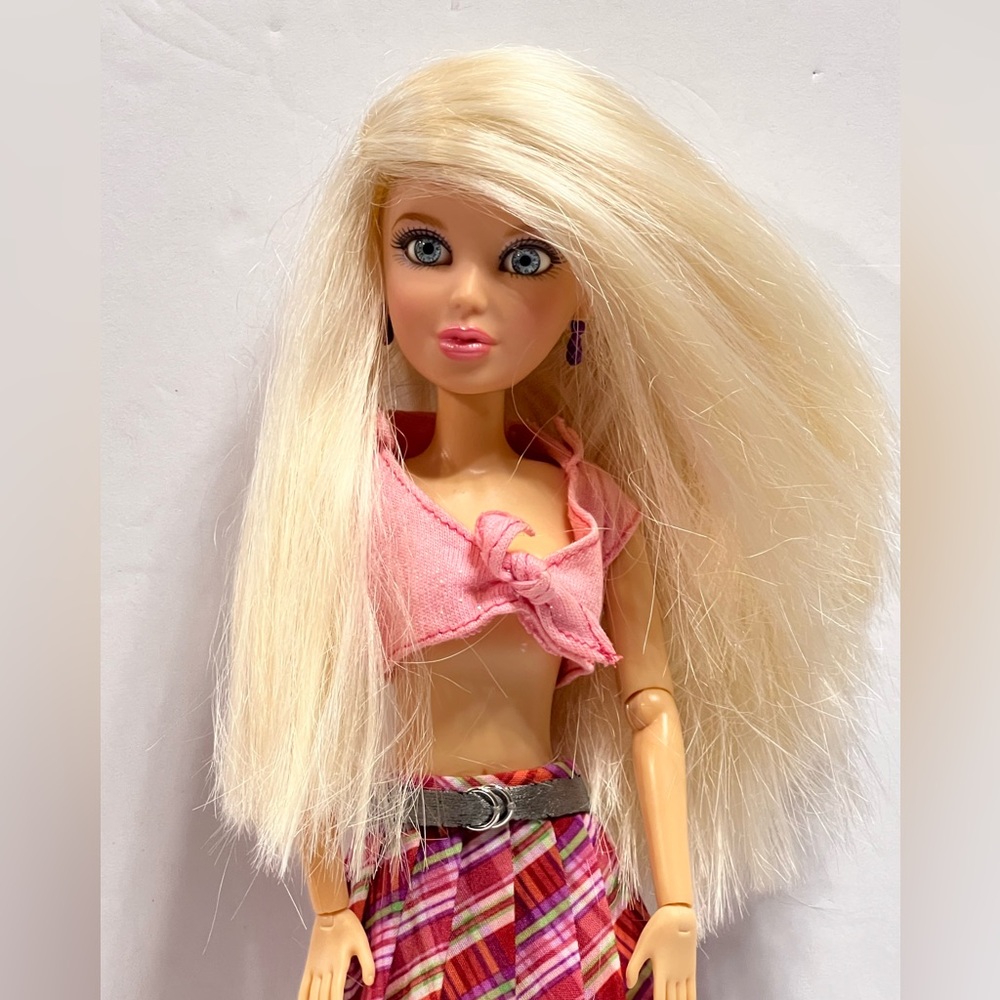 Spin Master Liv Sophie Fully Articulated Doll With Three Wigs